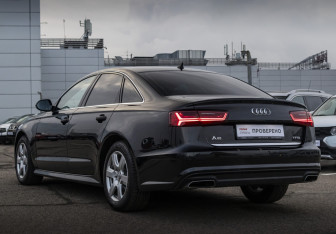 Подержанный автомобиль Audi A6 Sedan 2017 года (11 фото)