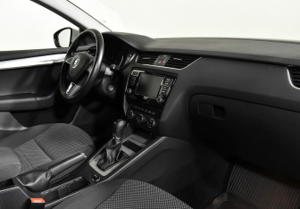 Подержанный автомобиль Skoda Octavia Wagon 2016 года (9 фото)