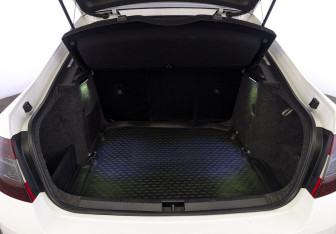 Подержанный автомобиль Skoda Octavia Liftback 2016 года (10 фото)