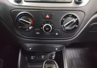 Подержанный автомобиль Hyundai Solaris Sedan 2021 года (18 фото)