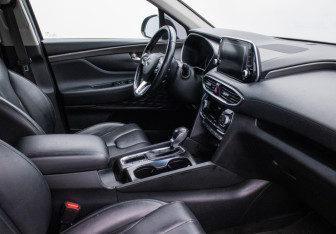 Подержанный автомобиль Hyundai Santa Fe 2018 года (10 фото)
