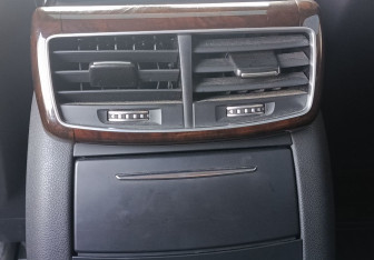 Подержанный автомобиль Audi A8 2014 года (16 фото)