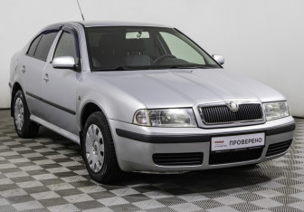 Подержанный автомобиль Skoda Octavia Liftback 2008 года (3 фото)