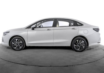 Подержанный автомобиль BAIC U5 Plus 2024 года (8 фото)