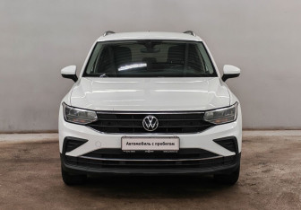 Подержанный автомобиль Volkswagen Tiguan 2021 года (2 фото)