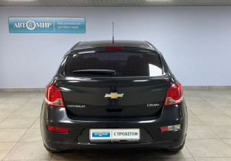 Подержанный автомобиль Chevrolet Cruze Hatchback 2012 года (6 фото)