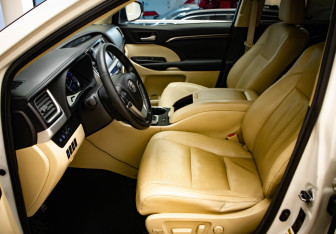 Подержанный автомобиль Toyota Highlander 2014 года (20 фото)