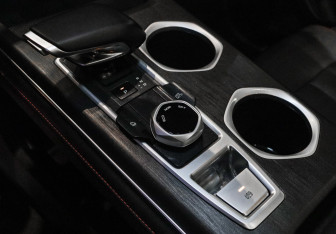 Подержанный автомобиль Changan UNI-S 2024 года (19 фото)