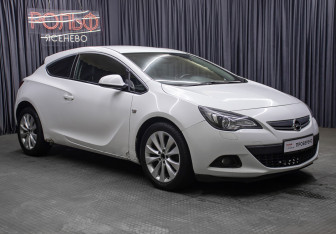 Подержанный автомобиль Opel Astra Hatchback 2013 года (3 фото)