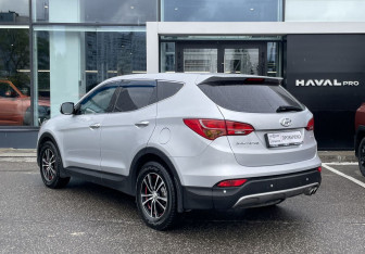 Подержанный автомобиль Hyundai Santa Fe 2013 года (7 фото)