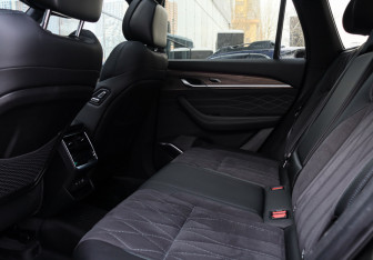 Подержанный автомобиль Geely Monjaro 2025 года (9 фото)