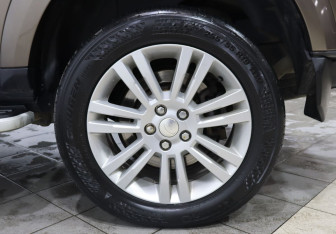 Подержанный автомобиль Land Rover Discovery 2014 года (9 фото)