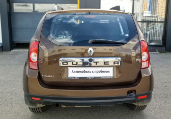 Подержанный автомобиль Renault Duster 2012 года (5 фото)
