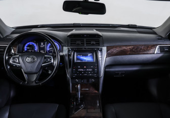 Подержанный автомобиль Toyota Camry Sedan 2015 года (14 фото)