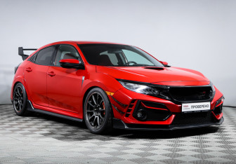Подержанный автомобиль Honda Civic Type R Hatchback 2019 года (3 фото)