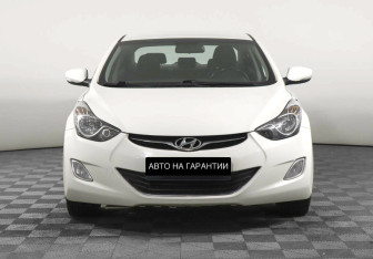 Подержанный автомобиль Hyundai Elantra Sedan 2013 года (2 фото)