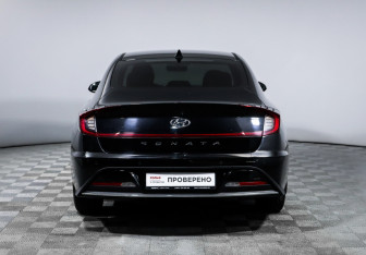 Подержанный автомобиль Hyundai Sonata 2020 года (6 фото)