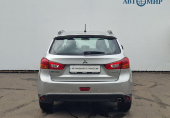 Подержанный автомобиль Mitsubishi ASX 2014 года (6 фото)