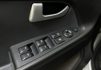 Подержанный автомобиль Kia Sportage 2013 года (14 фото)