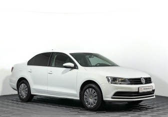 Подержанный автомобиль Volkswagen Jetta Sedan 2018 года (3 фото)