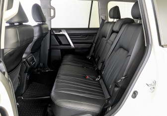 Подержанный автомобиль Toyota Land Cruiser Prado 2021 года (12 фото)