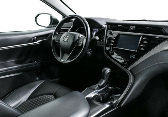 Подержанный автомобиль Toyota Camry Sedan 2019 года (6 фото)