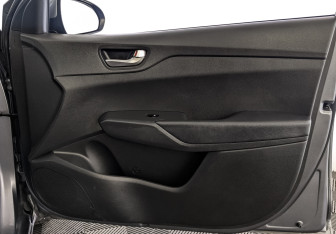 Подержанный автомобиль Hyundai Solaris Sedan 2020 года (24 фото)