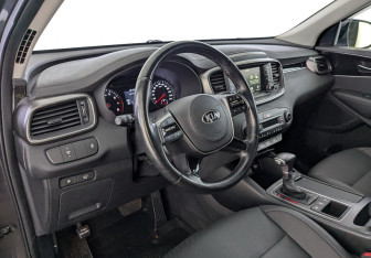 Подержанный автомобиль Kia Sorento 2019 года (18 фото)