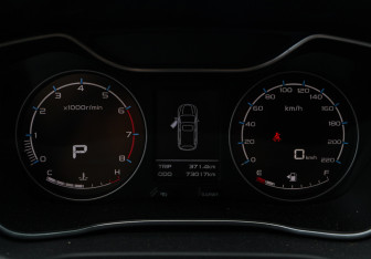 Подержанный автомобиль Geely Emgrand X7 2019 года (20 фото)