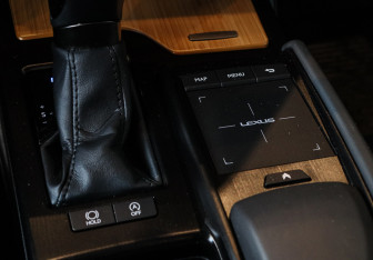 Подержанный автомобиль Lexus ES 2021 года (24 фото)