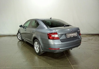 Подержанный автомобиль Skoda Octavia Liftback 2019 года (6 фото)