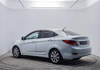 Подержанный автомобиль Hyundai Solaris Sedan 2012 года (7 фото)