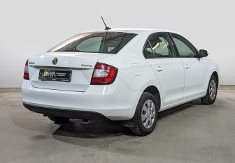 Подержанный автомобиль Skoda Rapid Liftback 2019 года (5 фото)
