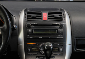 Подержанный автомобиль Toyota Auris Hatchback 2011 года (10 фото)