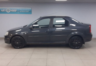 Подержанный автомобиль Renault Logan Sedan 2011 года (8 фото)