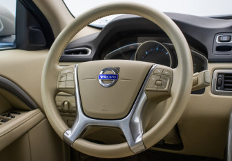 Подержанный автомобиль Volvo XC70 2013 года (15 фото)