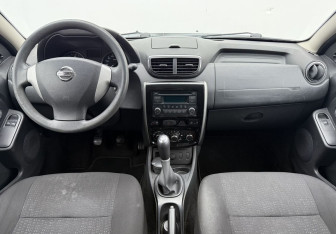 Подержанный автомобиль Nissan Terrano 2015 года (12 фото)