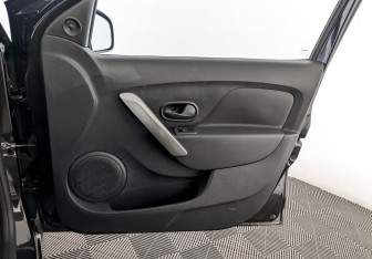 Подержанный автомобиль Renault Logan Sedan 2021 года (24 фото)