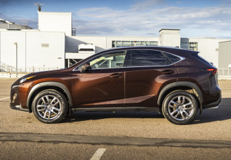 Подержанный автомобиль Lexus NX 2017 года (8 фото)