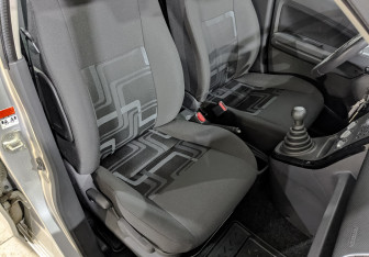 Подержанный автомобиль Suzuki Splash 2010 года (23 фото)