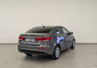 Подержанный автомобиль Kia Rio Sedan 2017 года (5 фото)