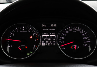 Подержанный автомобиль Nissan Qashqai 2012 года (11 фото)