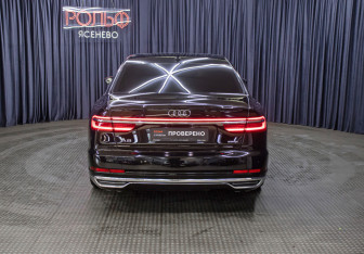 Подержанный автомобиль Audi A8 2018 года (6 фото)