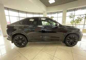 Подержанный автомобиль Geely Tugella 2022 года (4 фото)