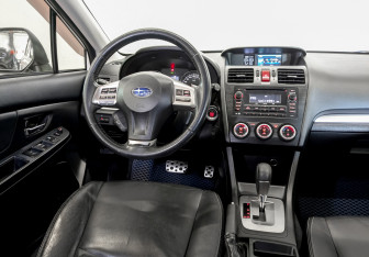 Подержанный автомобиль Subaru XV 2014 года (29 фото)