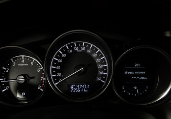 Подержанный автомобиль Mazda CX-5 2015 года (9 фото)