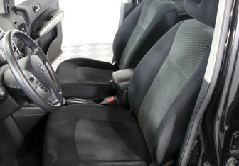 Подержанный автомобиль Nissan X-Trail 2013 года (8 фото)