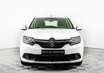 Подержанный автомобиль Renault Sandero 2017 года (2 фото)