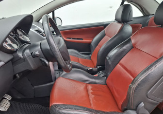 Подержанный автомобиль Peugeot 207 Convertible 2008 года (10 фото)