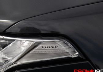 Подержанный автомобиль Volvo XC90 2021 года (21 фото)